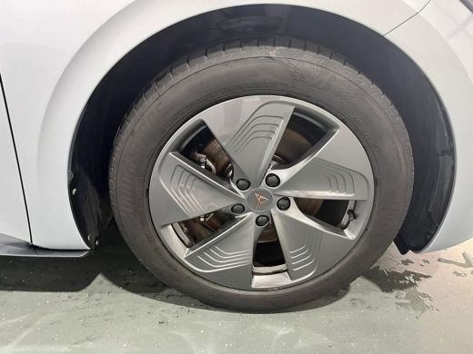 CUPRA Born Business 62 kWh 204 Pk Automaat | Navigatie | Adaptive Cruise | 18 Inch | Privacy Glass | Camera ... ActivLease financial lease