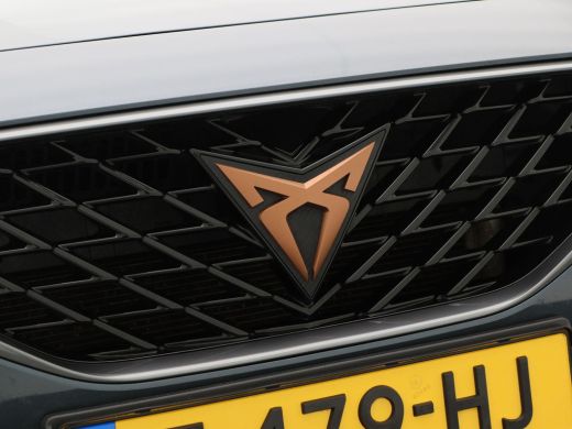 CUPRA Formentor 1.4 e-Hybrid 245 Pk Automaat VZ Performance | Panoramadak | Trekhaak | Adaptive Cruise | Elektris... ActivLease financial lease