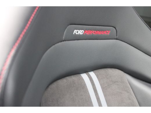 Ford Focus 2.3 E.B. 280PK ST-X | Pano-dak | Performance Pack | B&O audio | FULL option! | Full adaptive LED ... ActivLease financial lease