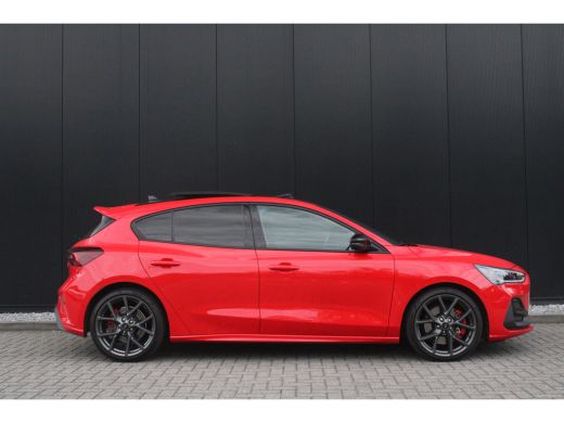 Ford Focus 2.3 E.B. 280PK ST-X | Pano-dak | Performance Pack | B&O audio | FULL option! | Full adaptive LED ... ActivLease financial lease