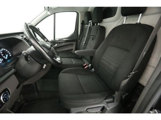 Ford Transit Custom 280 2.0 TDCI 170PK L1H1 | Automaat | Airco | Cruise | 3-Zits | Trekhaak | Carplay | Camera ActivLease financial lease