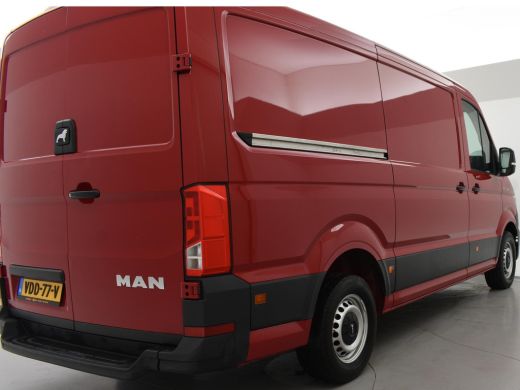 MAN TGE 30 2.0 + CAMERA / NAVIGATIE / APPLE CARPLAY / 3-ZITS ActivLease financial lease