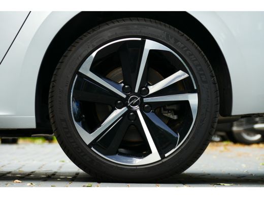 Opel Astra Sports Tourer 1.6 Hybrid 180pk Edition | 17" lichtmetalen velgen | Adaptieve Cruise Control | App... ActivLease financial lease