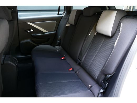 Opel Astra Sports Tourer 1.6 Hybrid 180pk Edition | 17" lichtmetalen velgen | Adaptieve Cruise Control | App... ActivLease financial lease