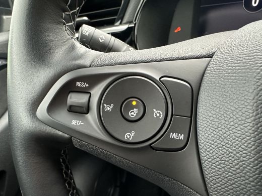 Opel Corsa 1.2 100PK Turbo Ultimate | STOEL- EN STUURVERWARMING| NAVIGATIE PRO | INTELLILUX LED KOPLAMPEN | ... ActivLease financial lease