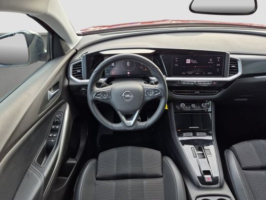 Opel Grandland 1.2 Turbo Ultimate Stuur + Stoelverwarming | Camera | Parkeersensoren voor + Achter | Full LED | ActivLease financial lease