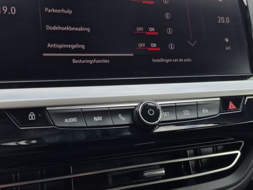 Opel Grandland 1.2 Turbo Ultimate Stuur + Stoelverwarming | Camera | Parkeersensoren voor + Achter | Full LED | ActivLease financial lease