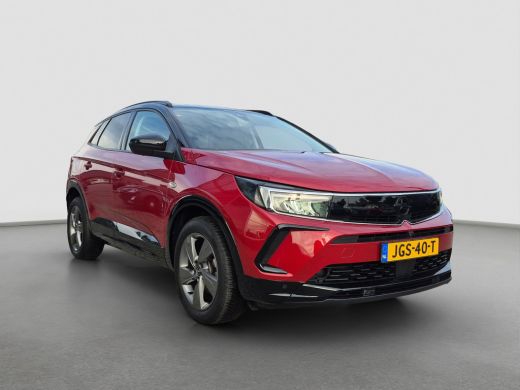 Opel Grandland 1.2 Turbo Ultimate Stuur + Stoelverwarming | Camera | Parkeersensoren voor + Achter | Full LED | ActivLease financial lease