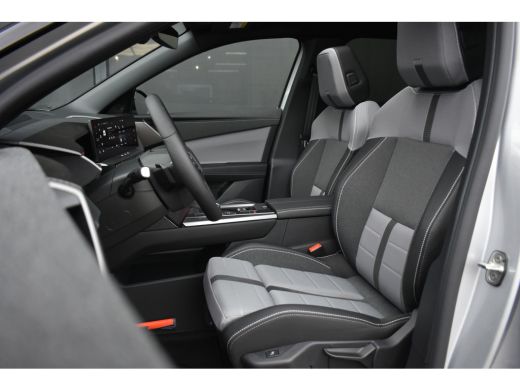 Opel Grandland 1.6 Turbo Plug-in-Hybrid GS 195pk DEMO-DEAL! | Schuif-/Kanteldak | Comfortstoelen | FOCAL | 360 C... ActivLease financial lease