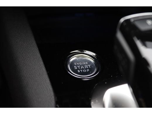 Peugeot 3008 1.2 PureTech Blue Lease Premium | Achterbank in delen neerklapbaar | Achteruitrijcamera | Apple C... ActivLease financial lease