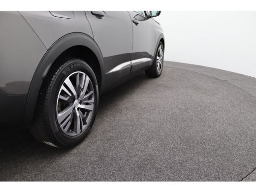 Peugeot 3008 1.2 PureTech Blue Lease Premium | Achterbank in delen neerklapbaar | Achteruitrijcamera | Apple C... ActivLease financial lease