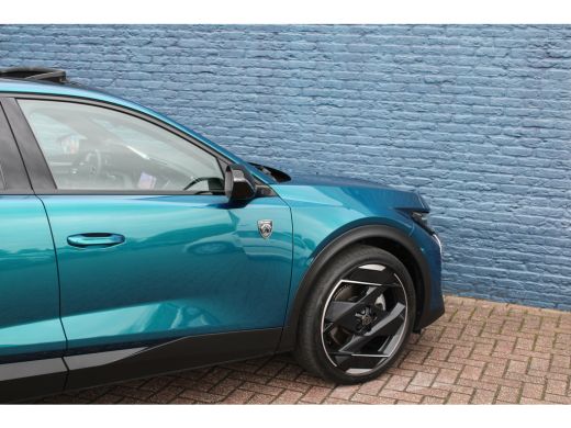 Peugeot 408 1.6 HYbrid GT 225 EAT8 First Edition | Automaat | Navigatie | Camera | Panorama/schuifdak | Focal... ActivLease financial lease