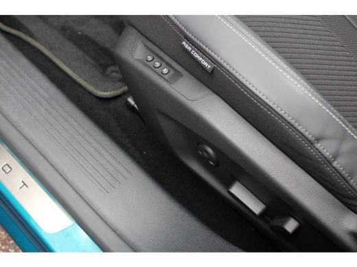 Peugeot 408 1.6 HYbrid GT 225 EAT8 First Edition | Automaat | Navigatie | Camera | Panorama/schuifdak | Focal... ActivLease financial lease