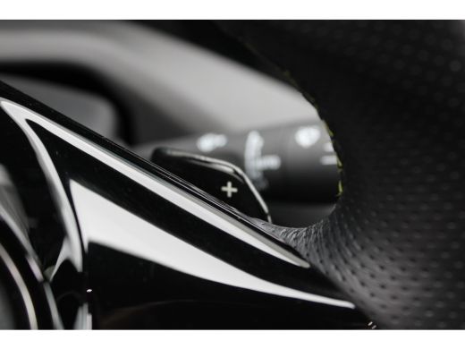 Peugeot 408 1.6 HYbrid GT 225 EAT8 First Edition | Automaat | Navigatie | Camera | Panorama/schuifdak | Focal... ActivLease financial lease