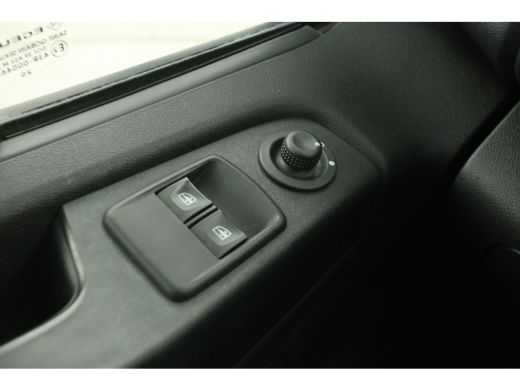 Renault Trafic 1.6 dCi 95 T29 L2H1 | Airco | Cruise | 3-Zits | Camera | Navigatie | Parkeersens. | Trekhaak ActivLease financial lease