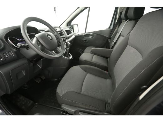 Renault Trafic 2.0 dCi T29 L2H1 | 145PK | DC | Automaat | Airco | Cruise | Parkeersens. | Trekhaak ActivLease financial lease