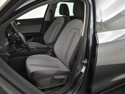 Seat Leon 1.0 eTSI Style Business Intense 111pk DSG/AUTO | Trekhaak | Camera achter | Adaptief cruise contr... ActivLease financial lease