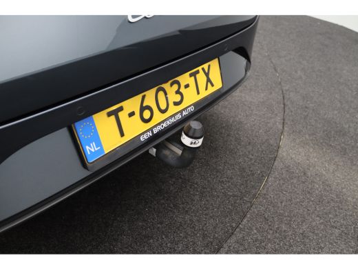 Seat Leon 1.0 eTSI Style Business Intense | Achterbank in delen neerklapbaar | Achterspoiler | Achteruitrij... ActivLease financial lease