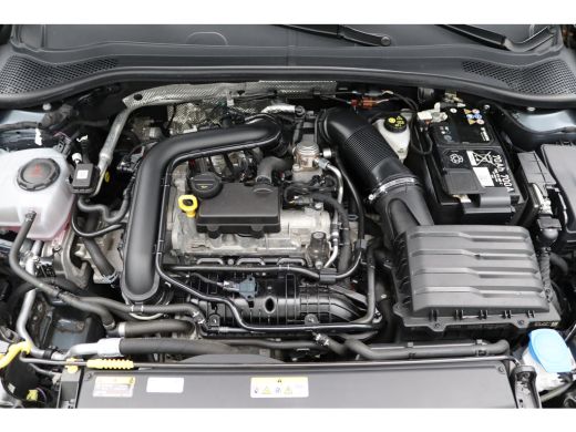 Seat Leon 1.0 eTSI Style Business Intense | Achterbank in delen neerklapbaar | Achterspoiler | Achteruitrij... ActivLease financial lease