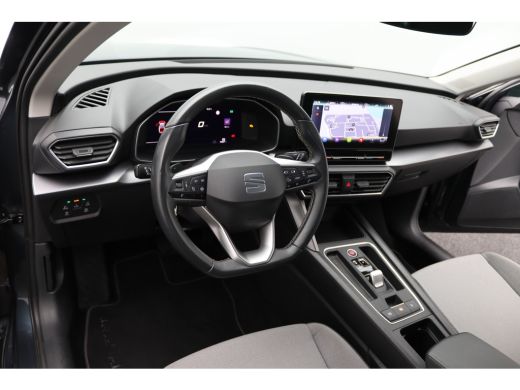 Seat Leon 1.0 eTSI Style Business Intense | Achterbank in delen neerklapbaar | Achterspoiler | Achteruitrij... ActivLease financial lease