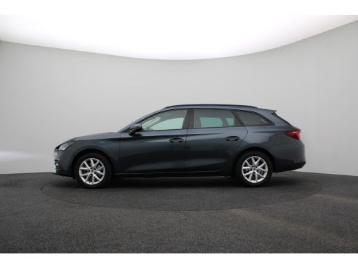 Seat Leon 1.0 eTSI Style Business Intense | Achterbank in delen neerklapbaar | Achterspoiler | Achteruitrij... ActivLease financial lease