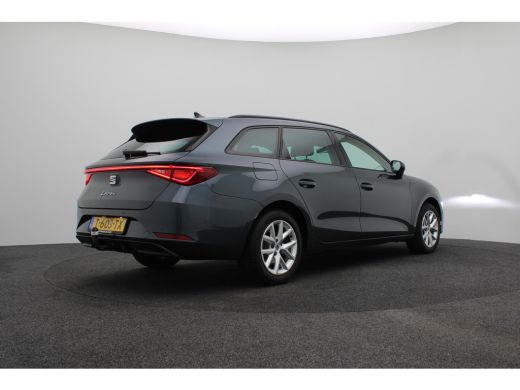 Seat Leon 1.0 eTSI Style Business Intense | Achterbank in delen neerklapbaar | Achterspoiler | Achteruitrij... ActivLease financial lease
