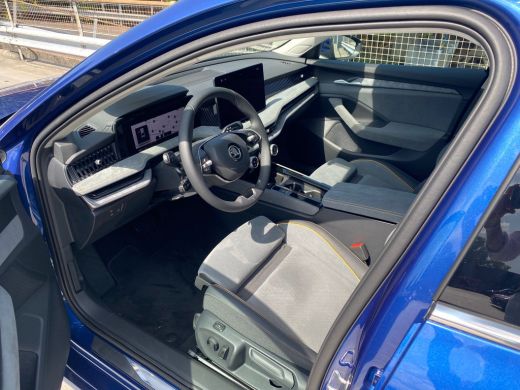 Skoda Superb 1.5 TSI MHEV First Edition | Achteruitrijcamera | Climatronic, elektronische airconditioning met ... ActivLease financial lease