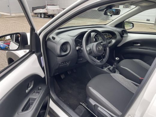 Toyota Aygo 1.0 VVT-i MT Play ActivLease financial lease