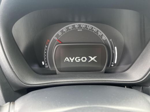 Toyota Aygo 1.0 VVT-i MT Play ActivLease financial lease