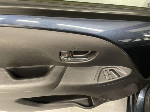 Toyota Aygo 1.0 VVT-i x-play ActivLease financial lease