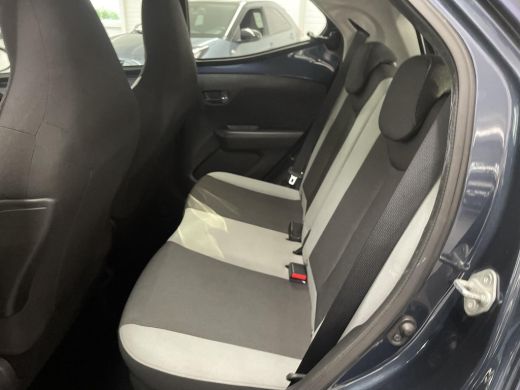 Toyota Aygo 1.0 VVT-i x-play ActivLease financial lease