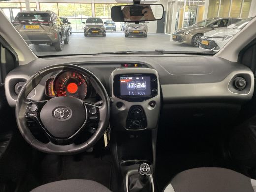 Toyota Aygo 1.0 VVT-i x-play ActivLease financial lease