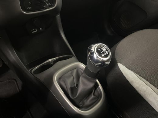 Toyota Aygo 1.0 VVT-i x-play ActivLease financial lease