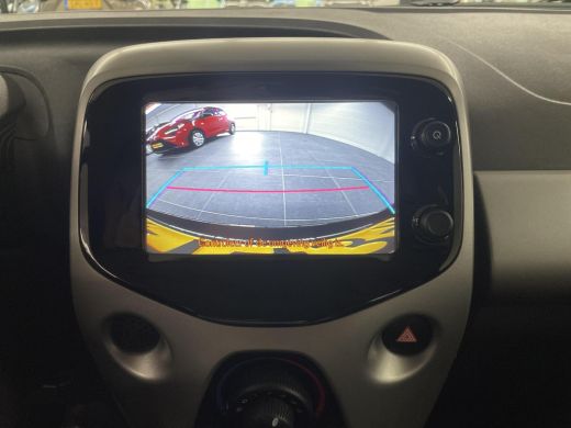 Toyota Aygo 1.0 VVT-i x-play ActivLease financial lease