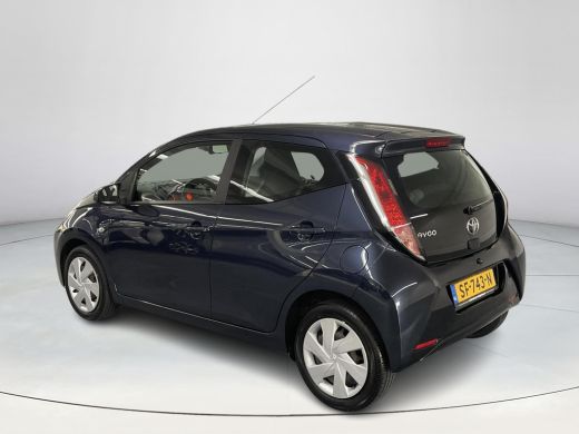 Toyota Aygo 1.0 VVT-i x-play ActivLease financial lease