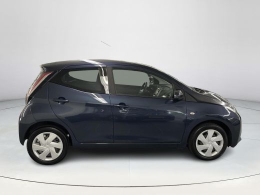 Toyota Aygo 1.0 VVT-i x-play ActivLease financial lease