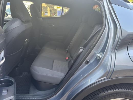 Toyota C-HR 1.8 Hybrid Executive | 06-10141018 Voor meer informatie ActivLease financial lease