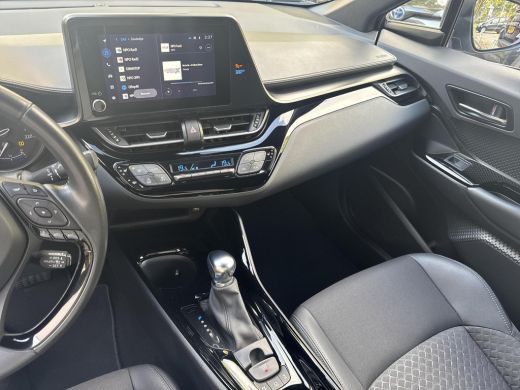 Toyota C-HR 1.8 Hybrid Executive | 06-10141018 Voor meer informatie ActivLease financial lease