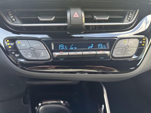 Toyota C-HR 1.8 Hybrid Executive | 06-10141018 Voor meer informatie ActivLease financial lease