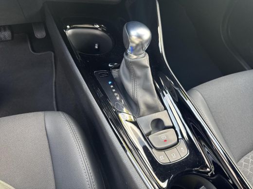 Toyota C-HR 1.8 Hybrid Executive | 06-10141018 Voor meer informatie ActivLease financial lease