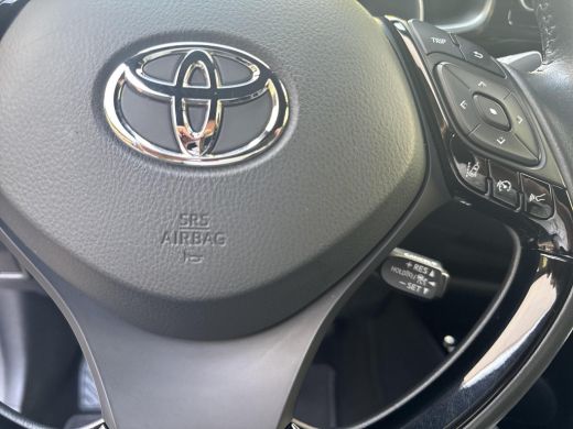 Toyota C-HR 1.8 Hybrid Executive | 06-10141018 Voor meer informatie ActivLease financial lease