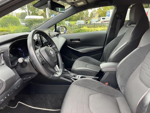 Toyota Corolla Touring Sports 2.0 Hybrid Executive | Carplay | 18 inch LM-velgen | Stoelverwarming | Elektrische achterklep | ActivLease financial lease