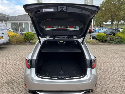 Toyota Corolla Touring Sports 2.0 Hybrid Executive | Carplay | 18 inch LM-velgen | Stoelverwarming | Elektrische achterklep | ActivLease financial lease