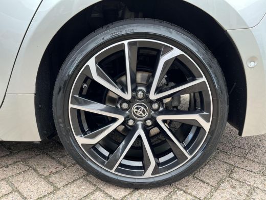 Toyota Corolla Touring Sports 2.0 Hybrid Executive | Carplay | 18 inch LM-velgen | Stoelverwarming | Elektrische achterklep | ActivLease financial lease