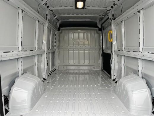 Toyota ProAce 2.2 D-4D L3H2 3.5t Challenger ActivLease financial lease