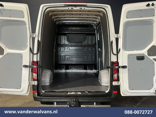 Volkswagen Crafter 2.0 TDI 140pk L3H3 L2H2 Euro6 Airco | 3000kg Trekhaak | Navigatie | Apple Carplay Android Auto, C... ActivLease financial lease