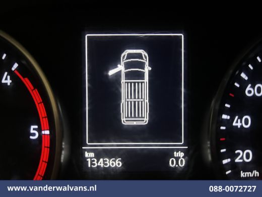 Volkswagen Crafter 2.0 TDI 140pk L3H3 L2H2 Euro6 Airco | 3000kg Trekhaak | Navigatie | Apple Carplay Android Auto, C... ActivLease financial lease
