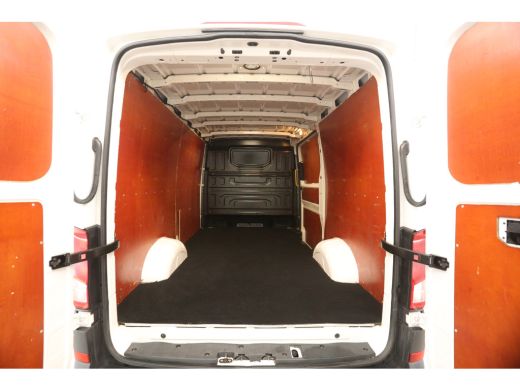 Volkswagen Crafter 35 2.0 TDI L3H2 | 177PK | 3500kg Trekgew. | Airco | Cruise | 3-Zits | Trekhaak ActivLease financial lease