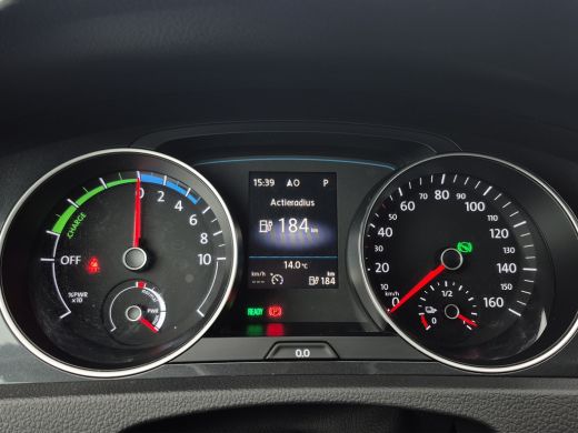 Volkswagen e-Golf E-DITION Warmtepomp | Camera | Adaptive CC | Parkeersensoren voor + Achter | LED | ActivLease financial lease