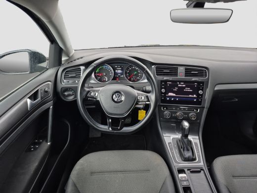 Volkswagen e-Golf E-DITION Warmtepomp | Camera | Adaptive CC | Parkeersensoren voor + Achter | LED | ActivLease financial lease